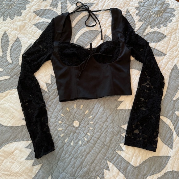 LACE LONG SLEEVE TOP - Picture 2 of 4